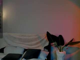 Kira live cam preview