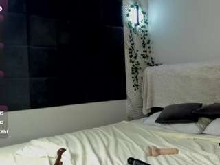 k1ra-adams's live room
