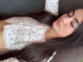 Milana live cam preview