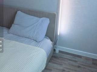 Yuumii-Nevada live cam on CamSoda