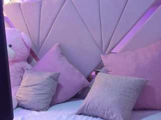 juliabonnie live cam preview