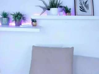 amira-alzahra's live room
