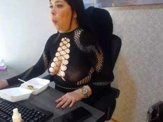 brenda-levine, female webcam model,  years old, on live webcam
