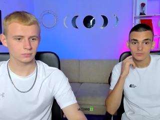 Live cam show with dark-riders