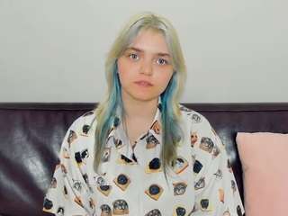FrancescaParzych live cam — anal toys, ass bouncing, ass clapping