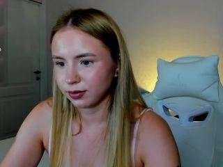 lindabloomss live on CamSoda