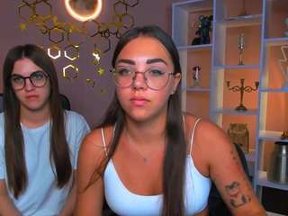 Luna-gold12's cam show statistics and live stream