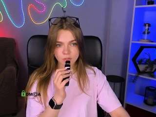 luna-gold12 Live Webcam on CamSoda