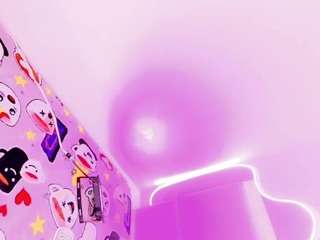 Live cam show with ALISSAHOWARD