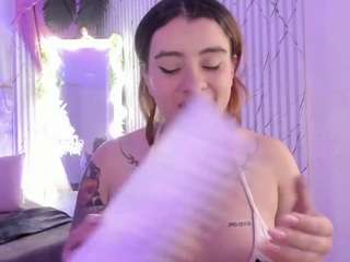 naomy-tay live cam preview
