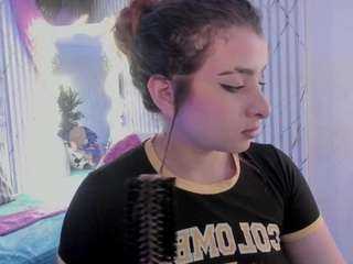 Naomy-tay's live stream
