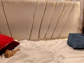 emily77 live cam