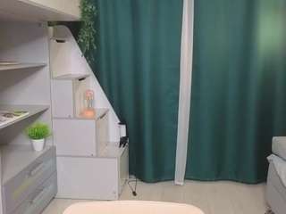 Live cam show with MuoiNisbit