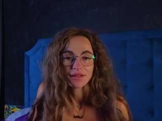 AliceWorn live cam preview