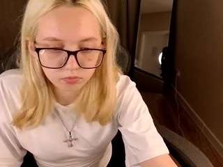 molly-snow's live room