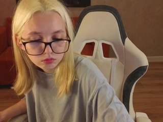 Molly-snow live cam preview