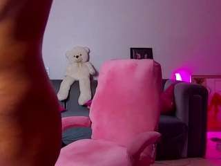 Skinny-Nally live cam preview