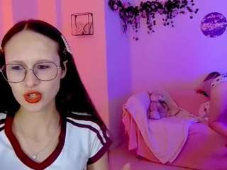 alexis-pink