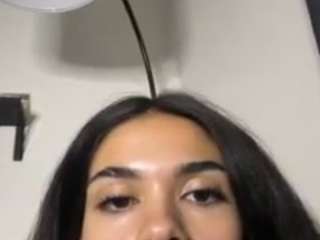 Live cam show with fexra
