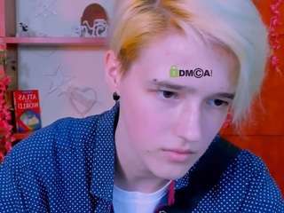 rose-danger live on CamSoda