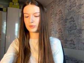 yaniramollett live on CamSoda