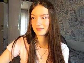 YaniraMollett's Live Sex Cam Show