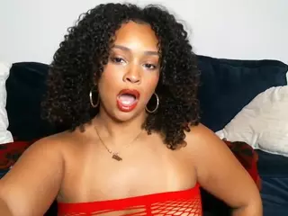 sashaishere's Live Sex Cam Show