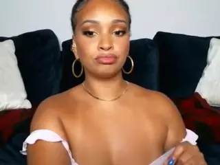 sashaishere's Live Sex Cam Show
