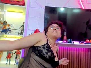 le modèle brooklin3030 est en webcam porno dans un show sur le site camsoda, il possède les tags suivants: milf,hd