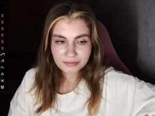 LorrettaShader live cam on CamSoda