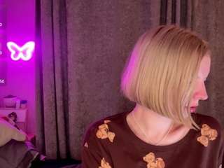 gladysneuner's live room