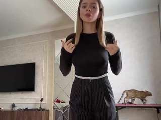hollimilkovich Live Webcam on CamSoda