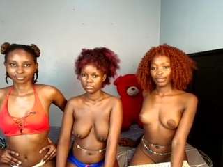 YolandaBlue live cam preview