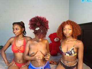 YolandaBlue live cam preview