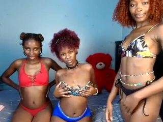 YolandaBlue live cam preview