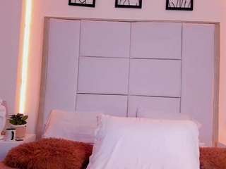 manuela-21 Live Webcam on CamSoda