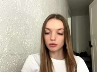 adrienemihor's live room