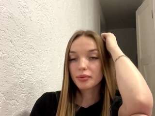 AdrieneMihor live cam on CamSoda
