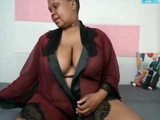 bigtittisxx