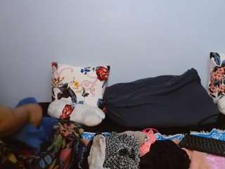 cherryboobslips live cam preview