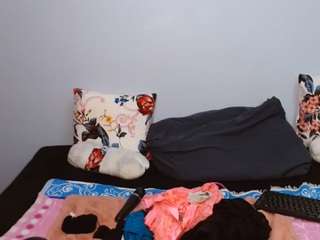 cherryboobslips live cam preview