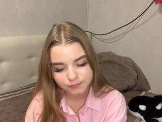 Mia live cam preview