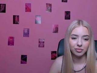 megan-sparkling Live Webcam on CamSoda