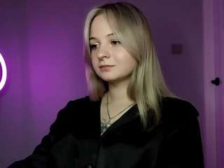 Ella live cam preview