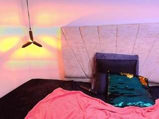 Mia-Wils live cam preview