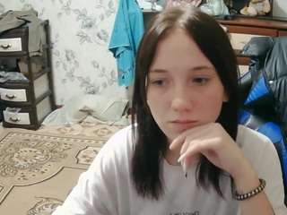 Kenafreiler's cam show statistics and live stream
