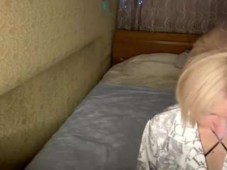 LaraKonzen live cam preview