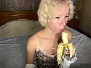 LaraKonzen live cam preview
