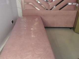 mia-pink-ch