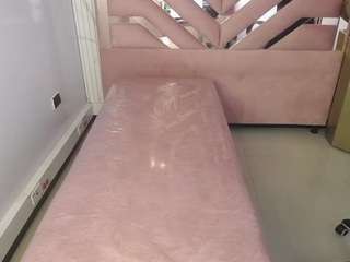 mia-pink-ch